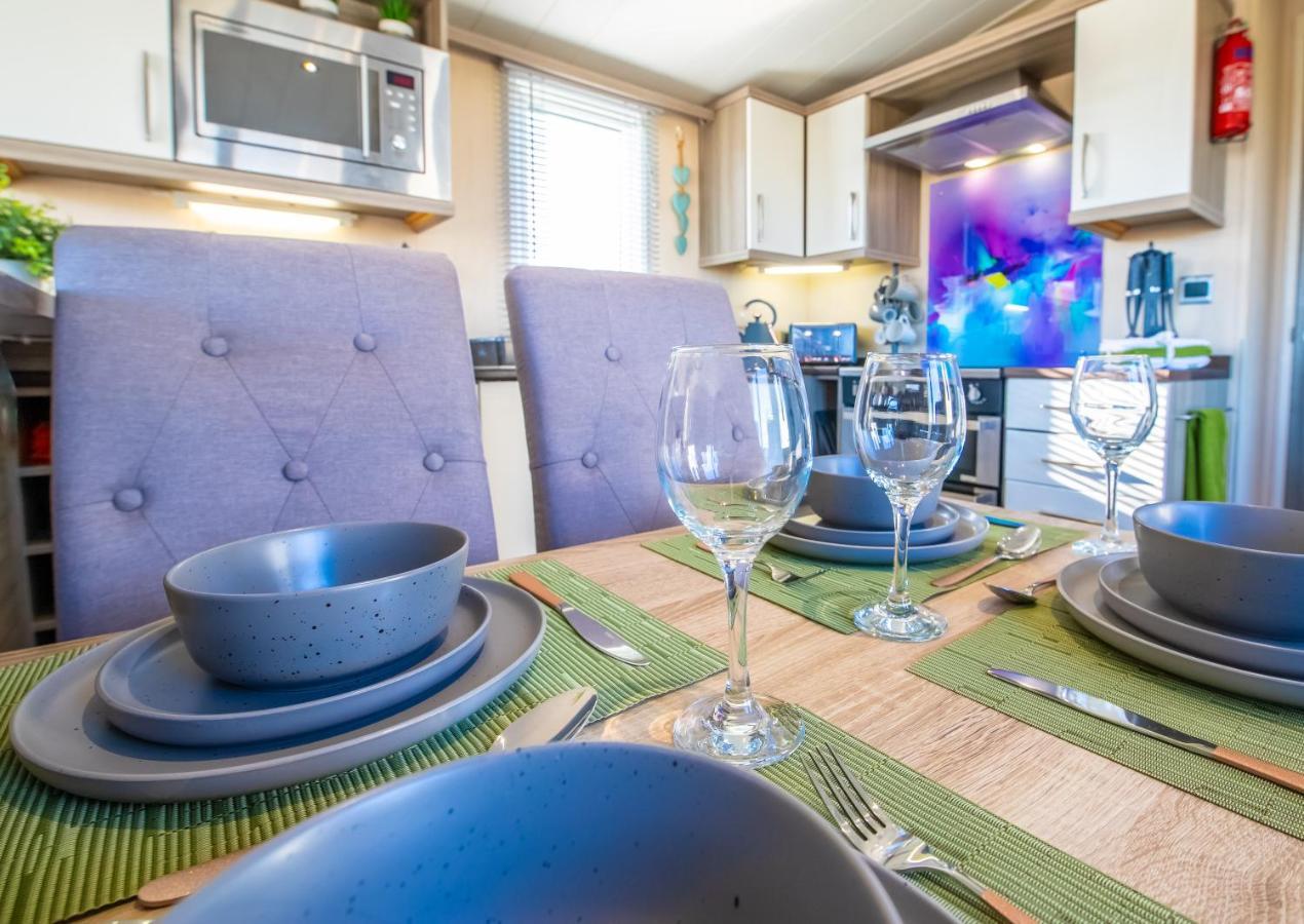 Sea 'N' Stars Platinum Plus Holiday Home With Views, Free Wifi And Netflix Camber Экстерьер фото