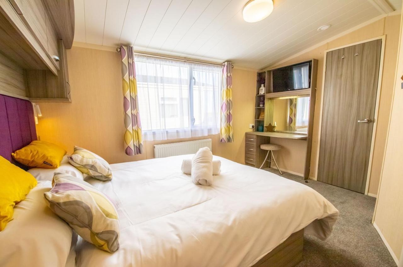 Sea 'N' Stars Platinum Plus Holiday Home With Views, Free Wifi And Netflix Camber Экстерьер фото
